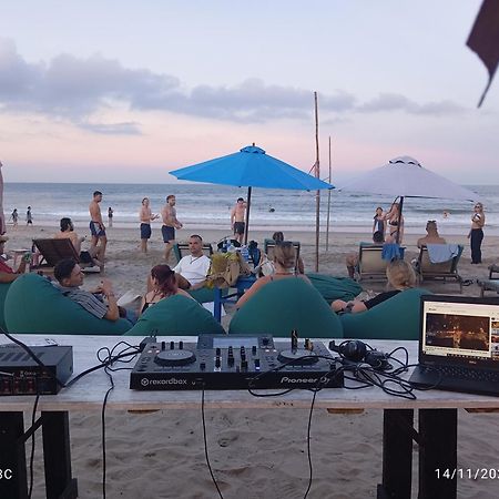 The Seaside Bungalow Hostel And Bar Хойан Экстерьер фото