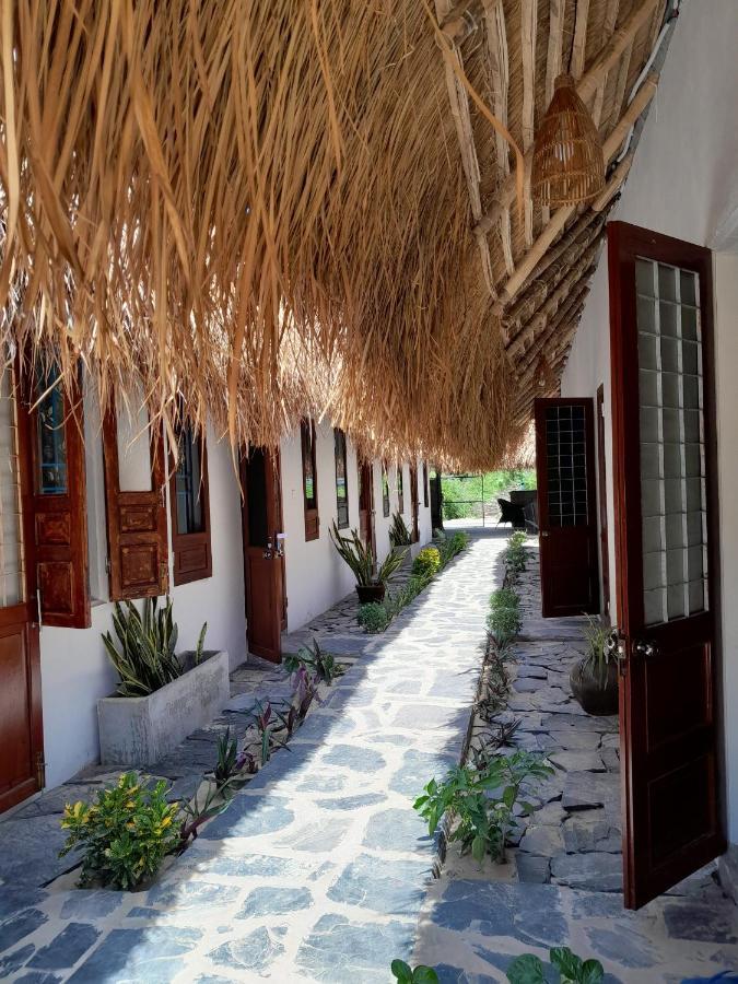 The Seaside Bungalow Hostel And Bar Хойан Экстерьер фото